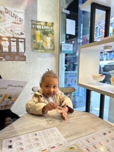 6 tips for feeding kids while traveling. 